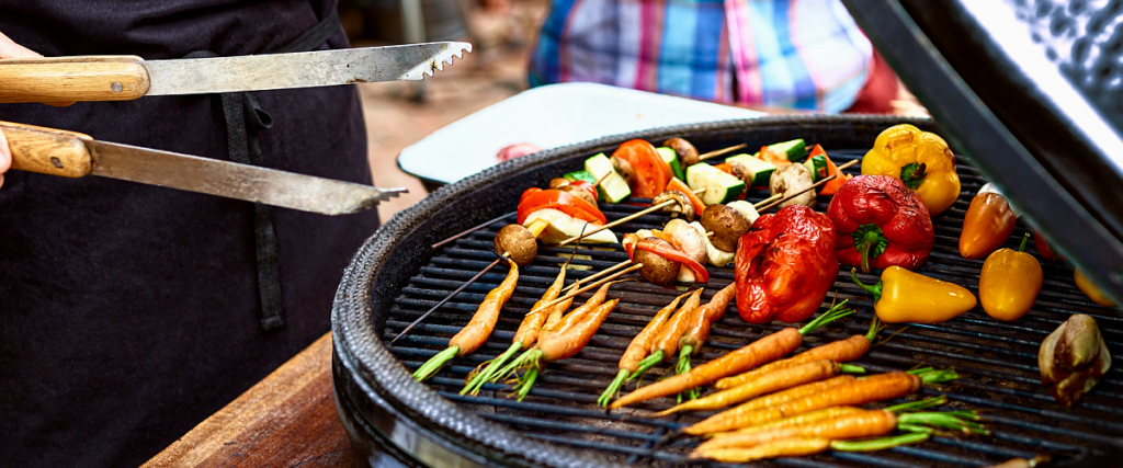 Upgrade Your Outdoor Cooking Game: Grilling Tips and Tricks Grilling Different Types of Food